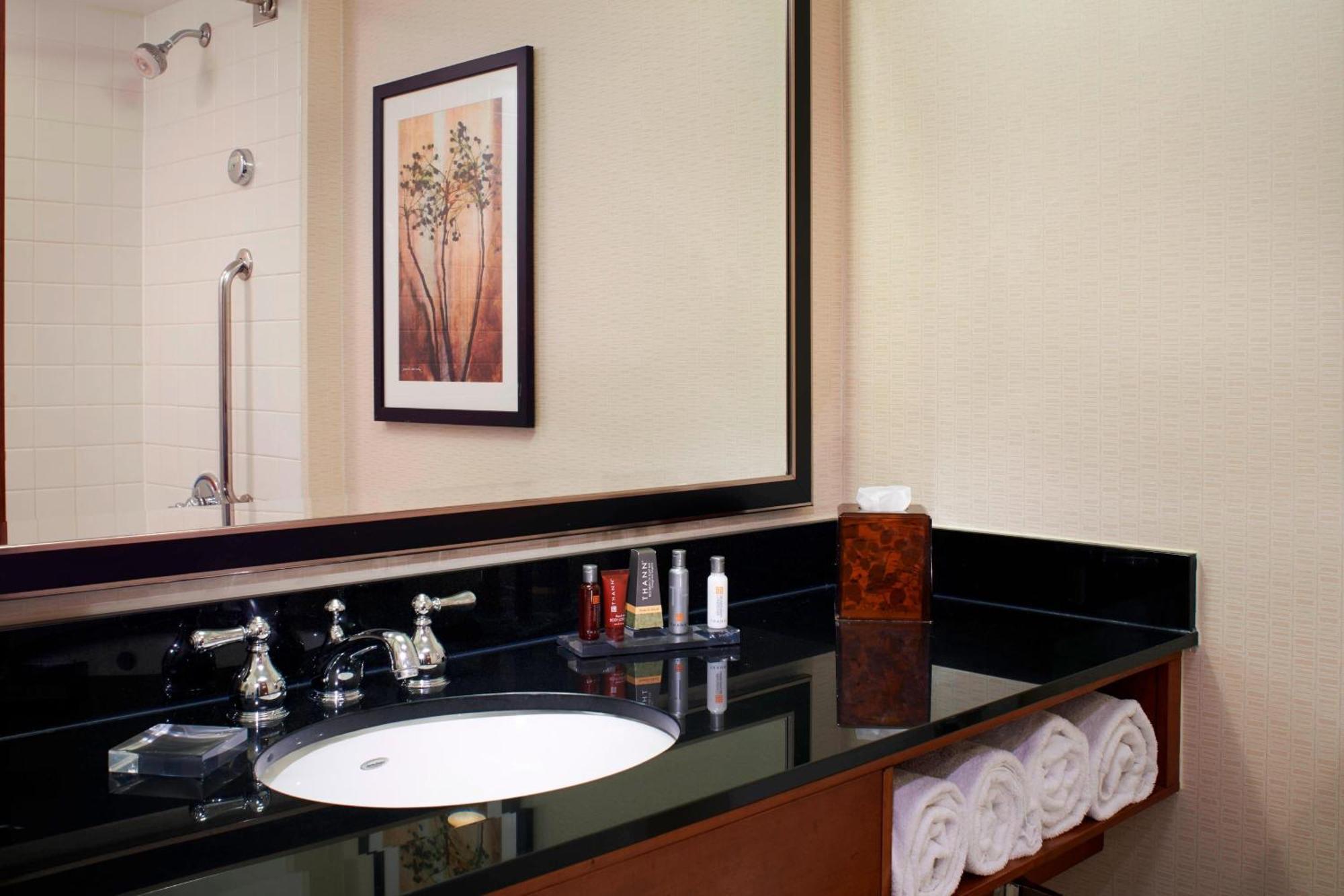 Detroit Metro Airport Marriott Hotel Romulus Ngoại thất bức ảnh